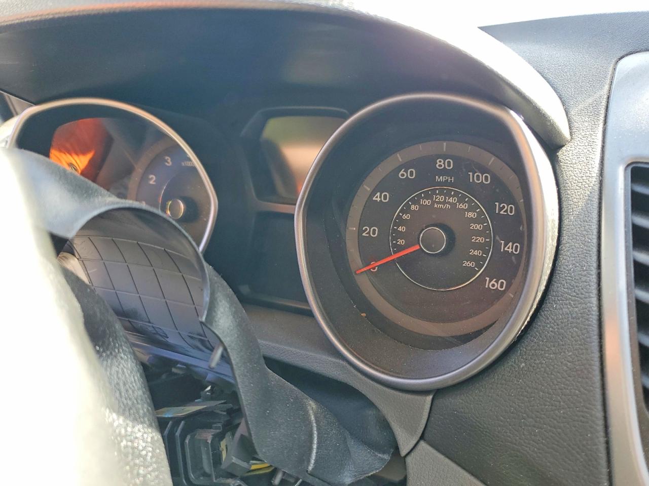 2015 HYUNDAI ELANTRA SE photo 9