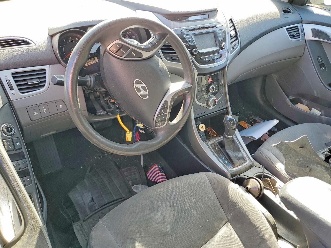 2015 HYUNDAI ELANTRA SE photo 8