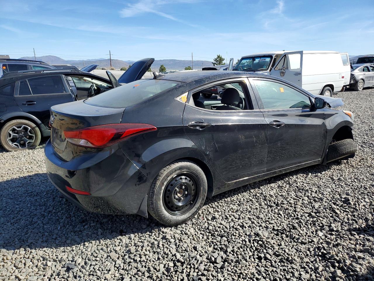 2015 HYUNDAI ELANTRA SE photo 3