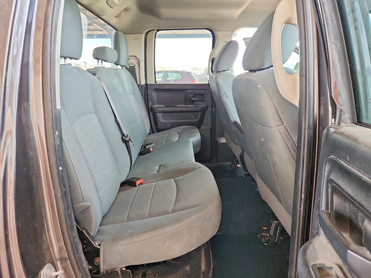 2018 RAM 1500 ST photo 19