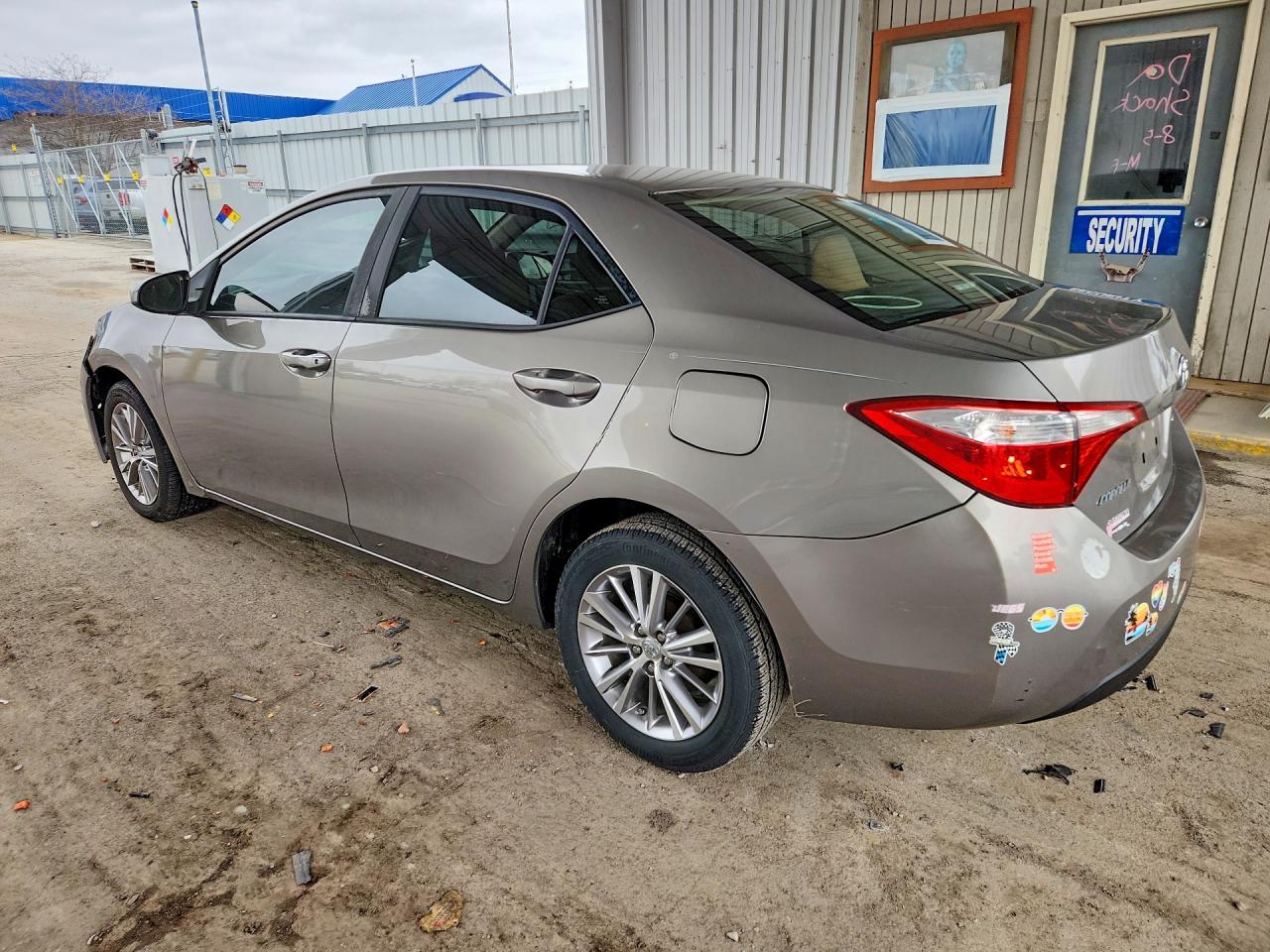2015 TOYOTA COROLLA LE PLUS photo 2