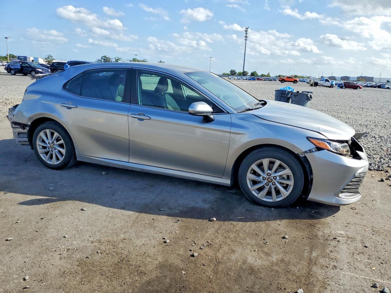 2024 TOYOTA CAMRY LE photo 4