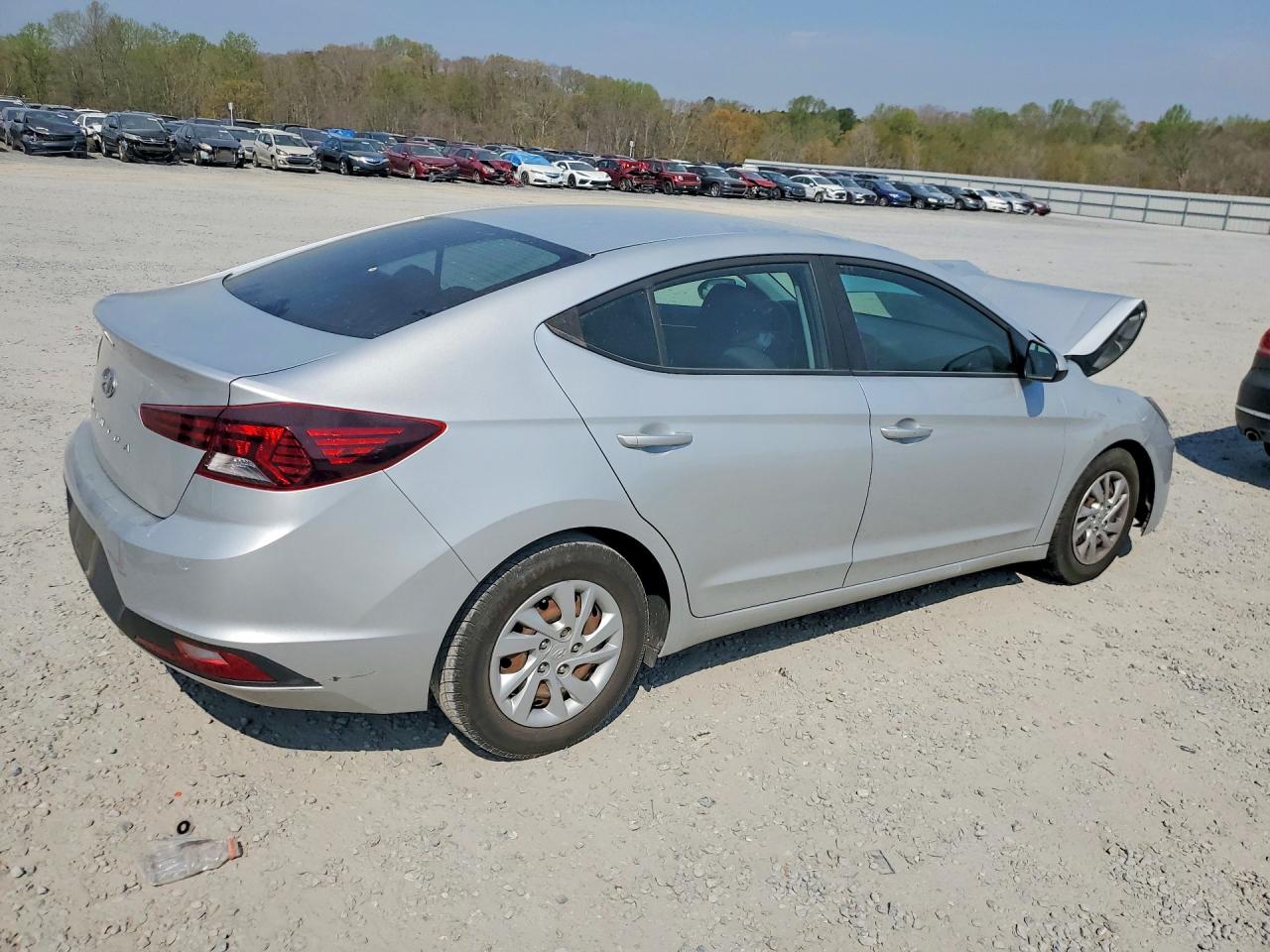 2020 HYUNDAI ELANTRA SE photo 3