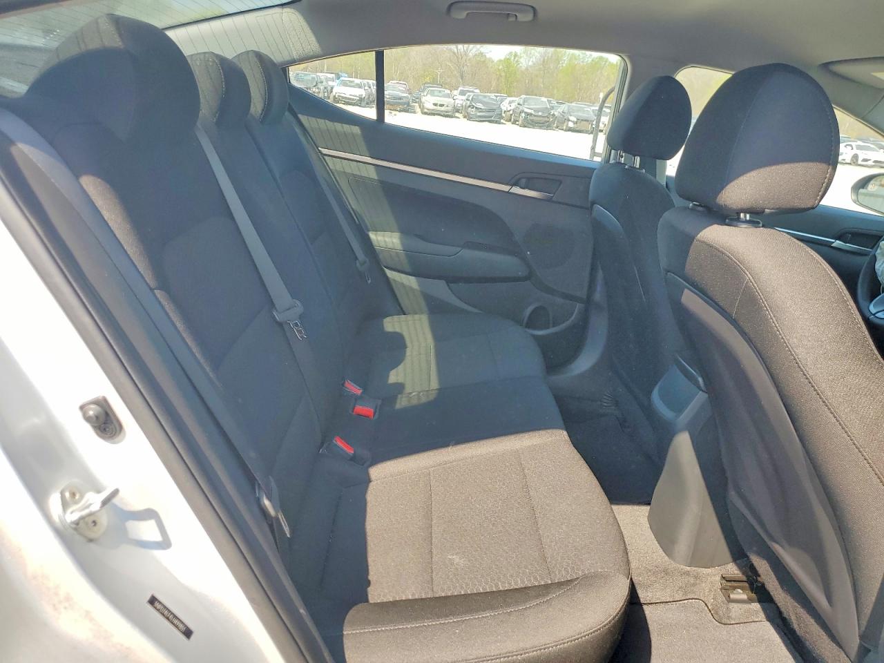 2020 HYUNDAI ELANTRA SE photo 10