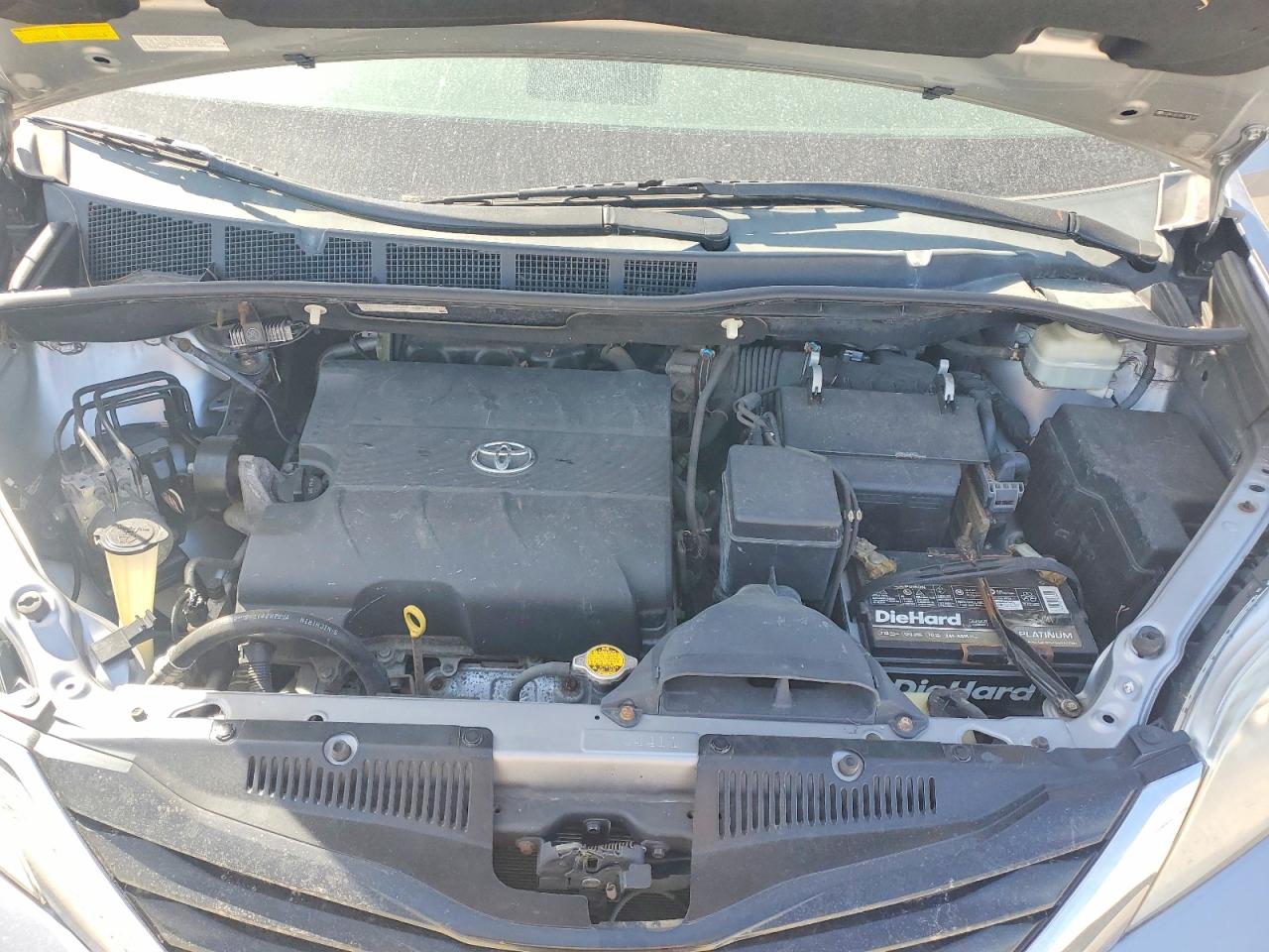 2013 TOYOTA SIENNA LE 7-PASSENGER photo 23