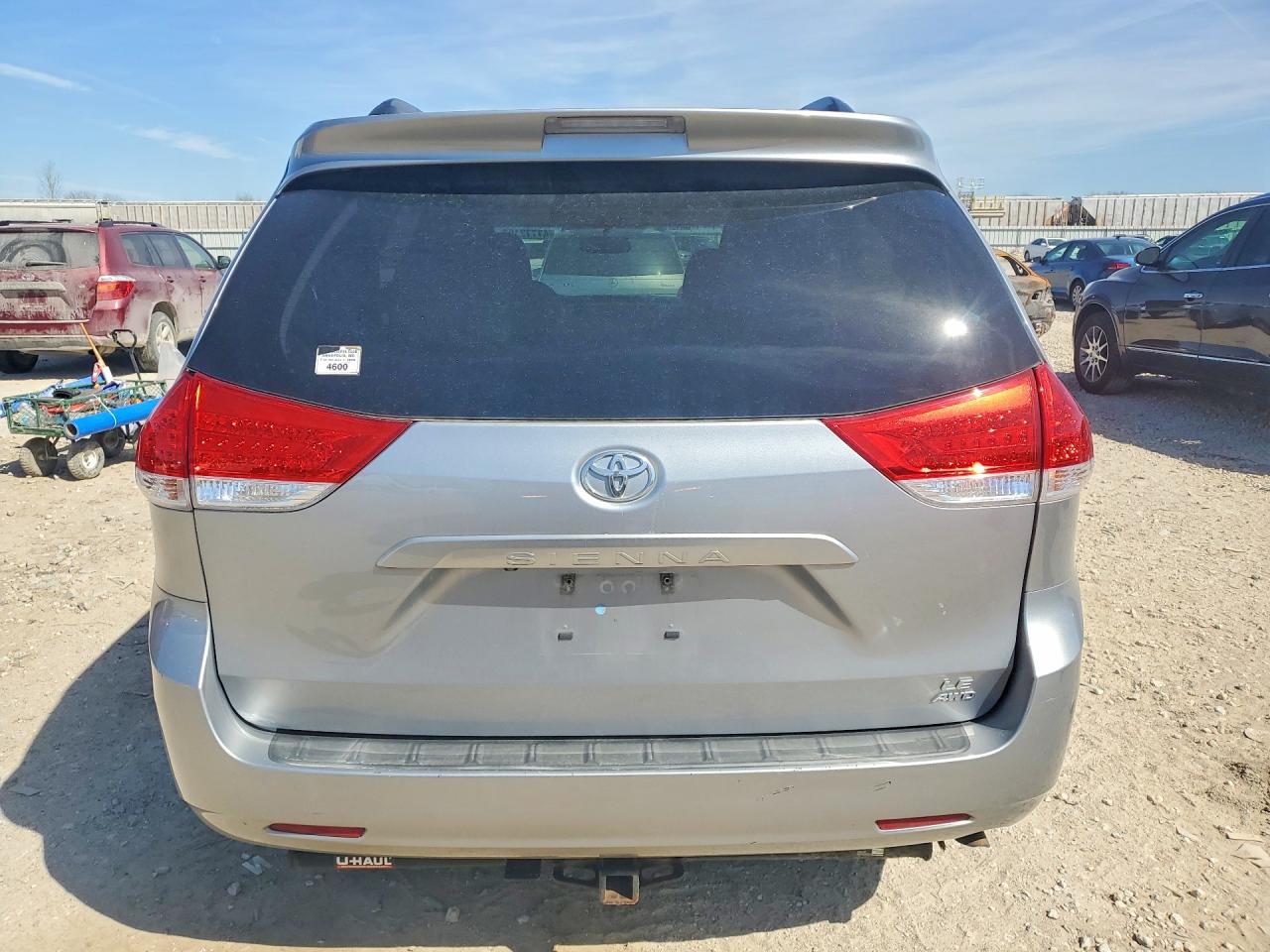 2013 TOYOTA SIENNA LE 7-PASSENGER photo 11
