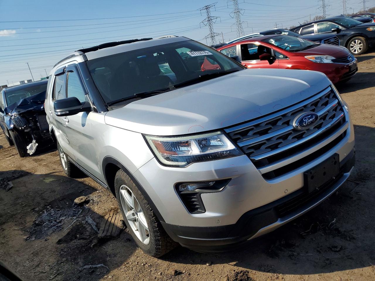 2018 FORD EXPLORER XLT photo 4
