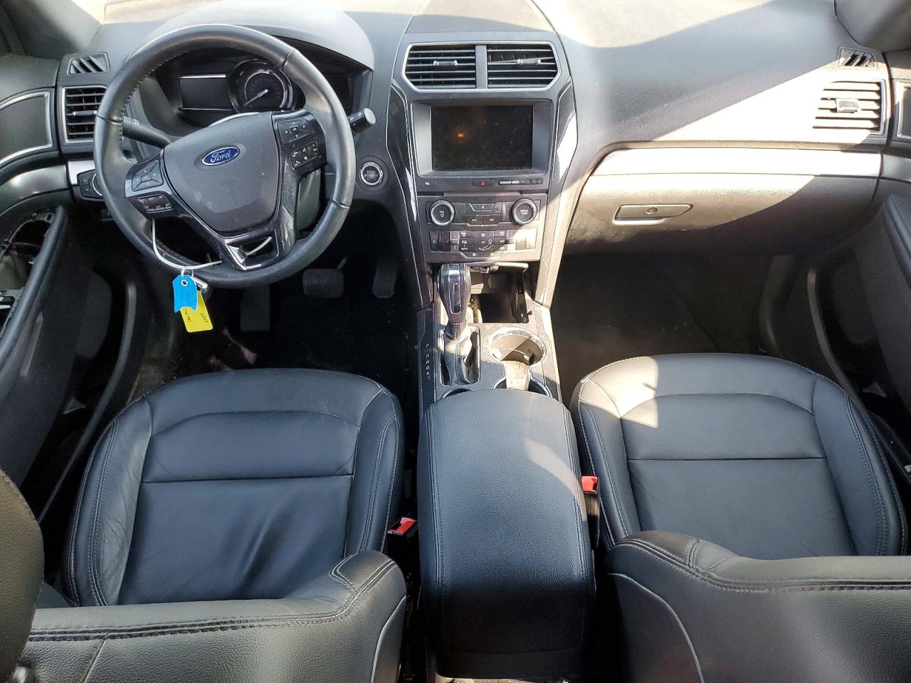 2018 FORD EXPLORER XLT photo 8