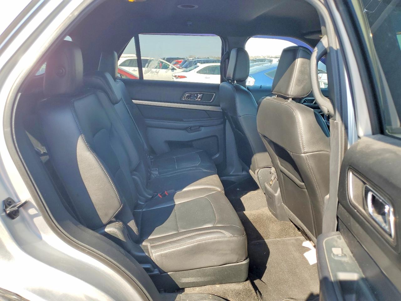 2018 FORD EXPLORER XLT photo 10