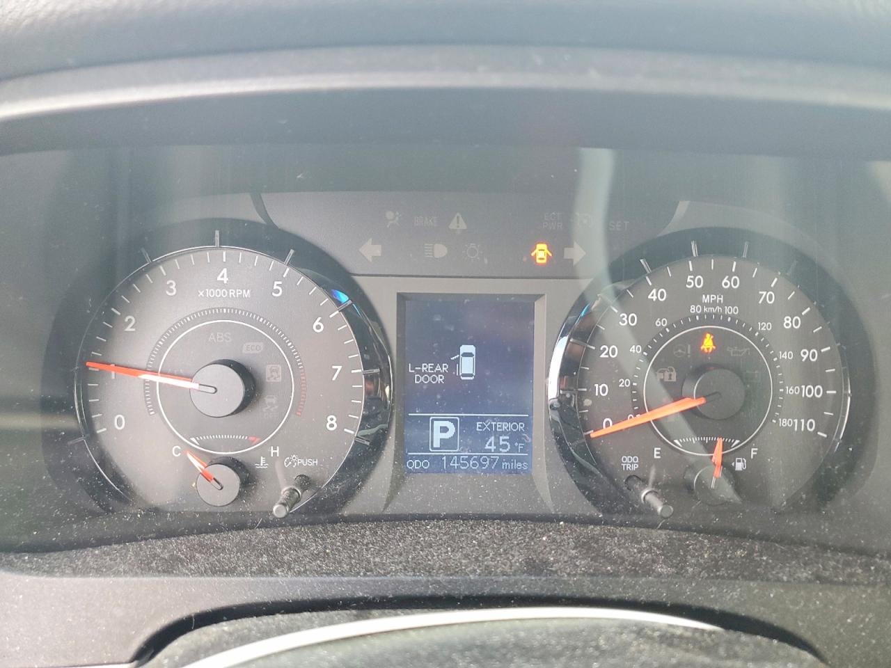 2017 TOYOTA SIENNA LE 8-PASSENGER photo 9
