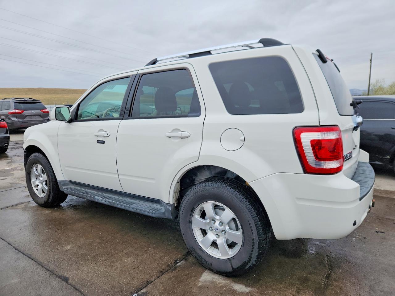 2010 FORD ESCAPE LIMITED photo 2