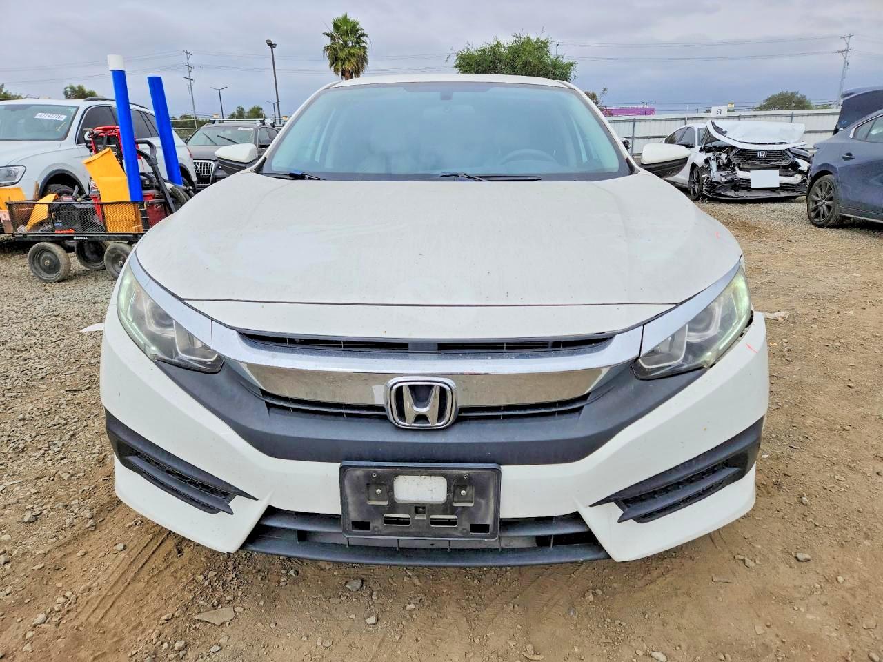 2017 HONDA CIVIC LX photo 5