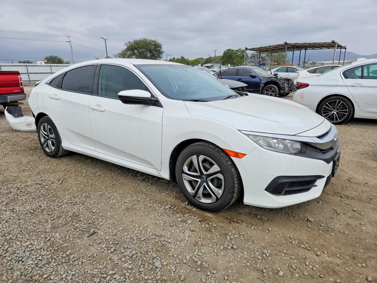 2017 HONDA CIVIC LX photo 4