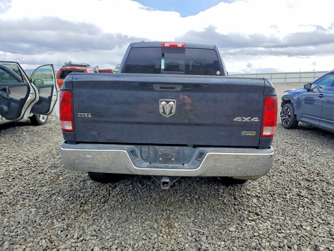 2013 RAM 1500 SLT photo 16