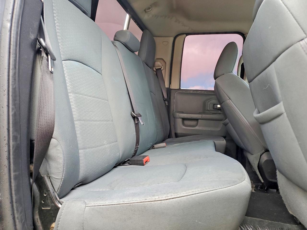 2013 RAM 1500 SLT photo 28