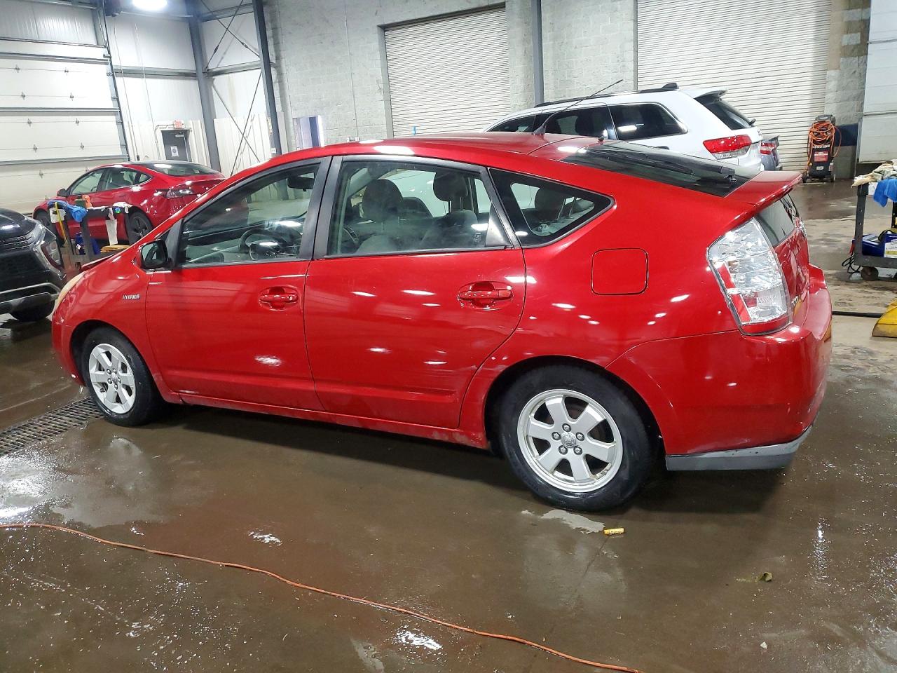 2007 TOYOTA PRIUS BASE photo 2