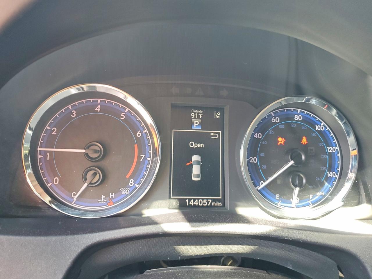2018 TOYOTA COROLLA LE photo 17