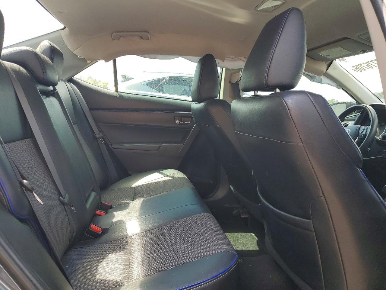 2018 TOYOTA COROLLA LE photo 19