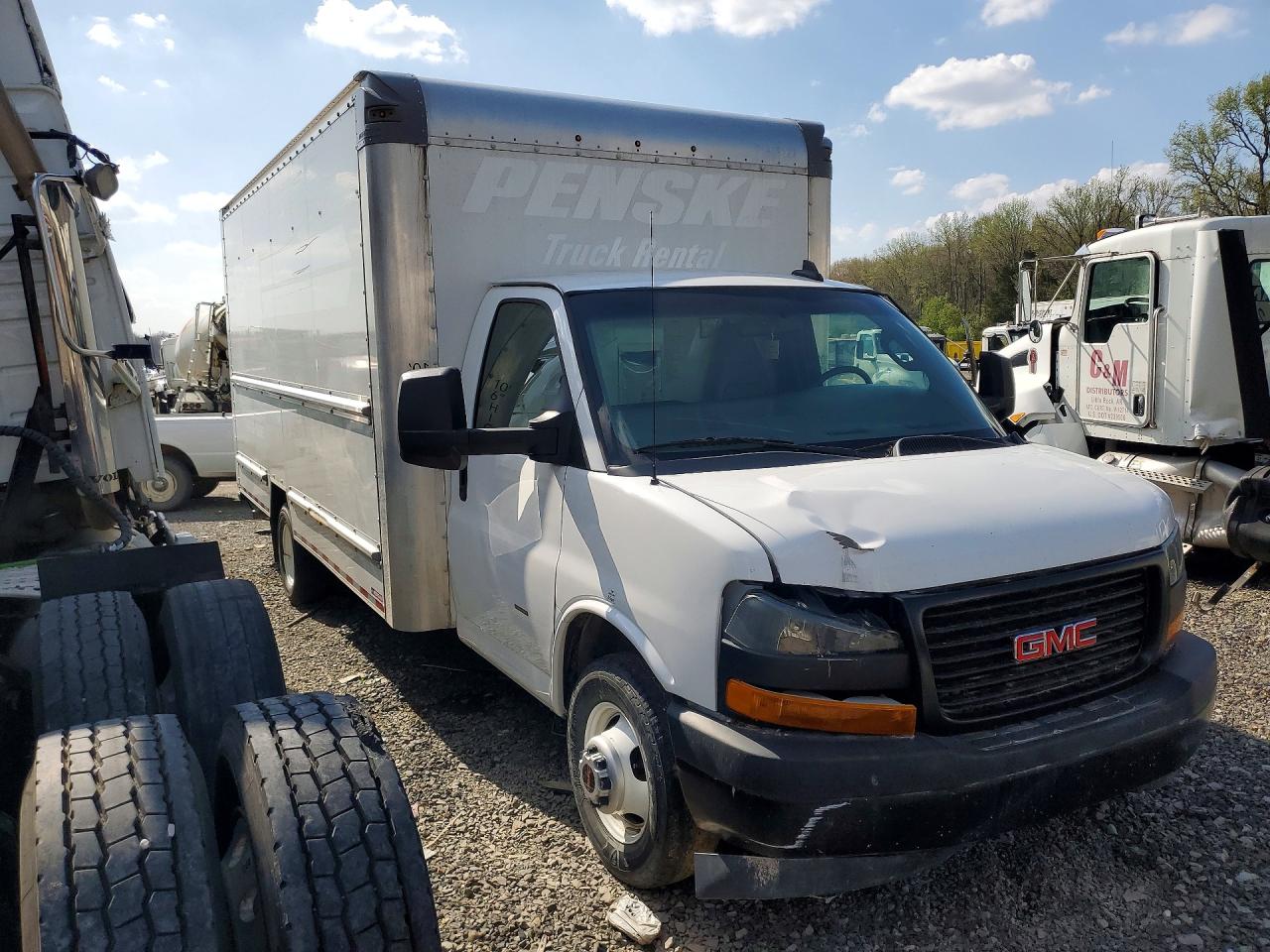 2022 GMC SAVANA BOX TRUCK photo 4