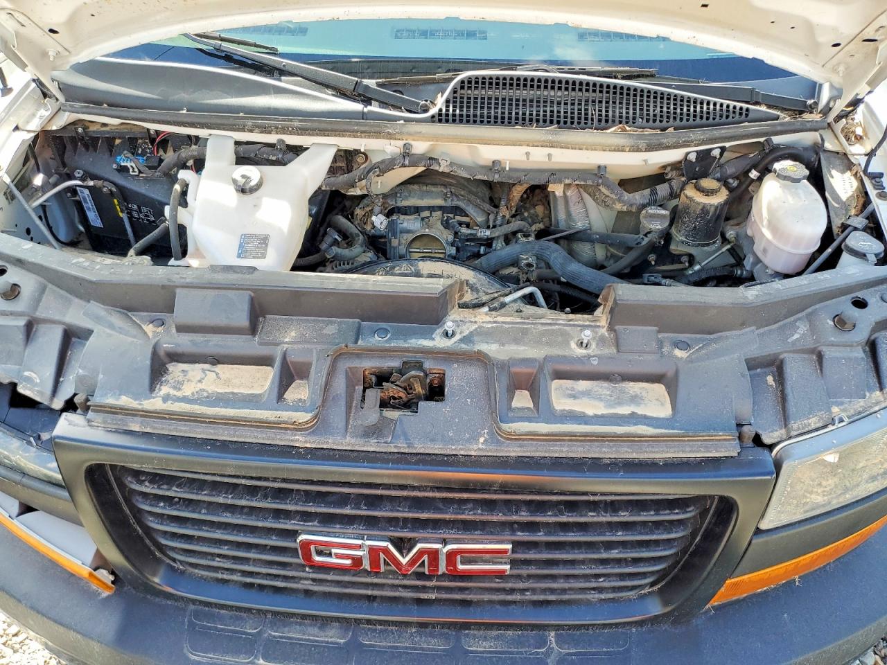2022 GMC SAVANA BOX TRUCK photo 11