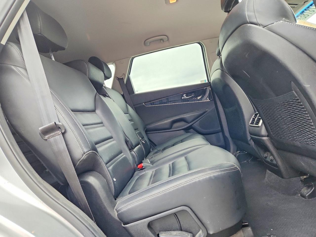 2016 KIA SORENTO EX V6 photo 31
