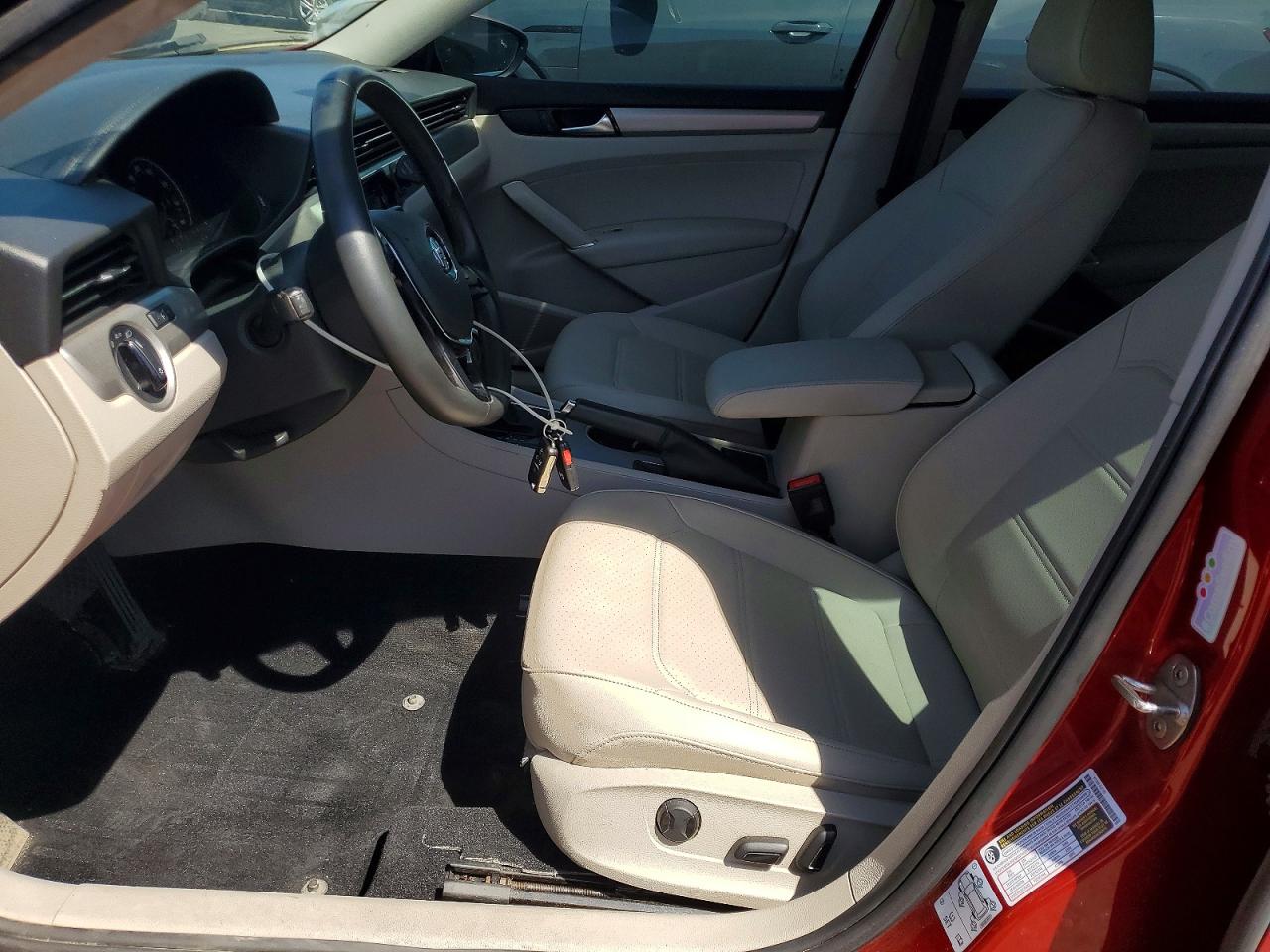 2021 VOLKSWAGEN PASSAT SE photo 13