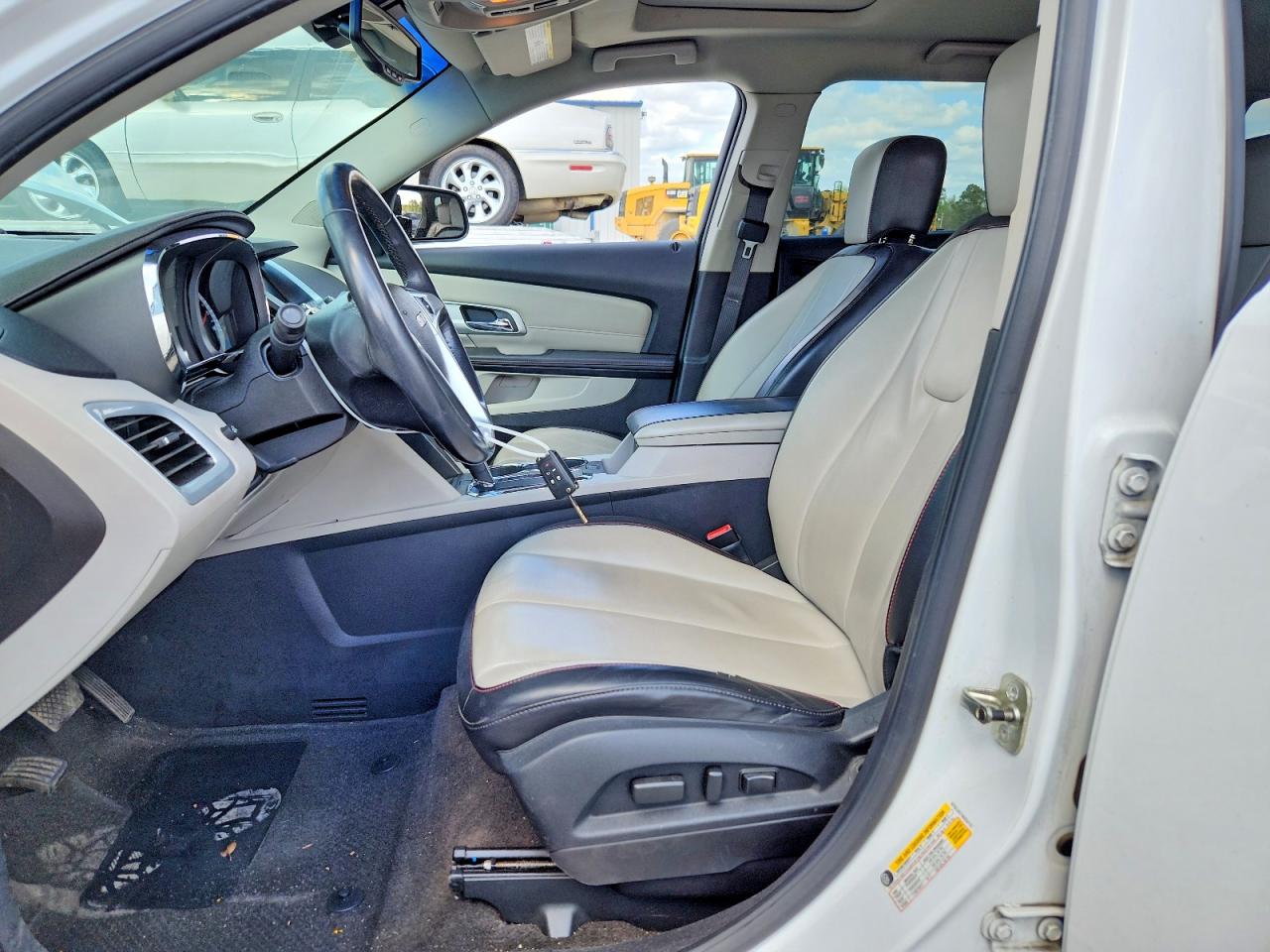 2011 GMC TERRAIN SLT photo 13