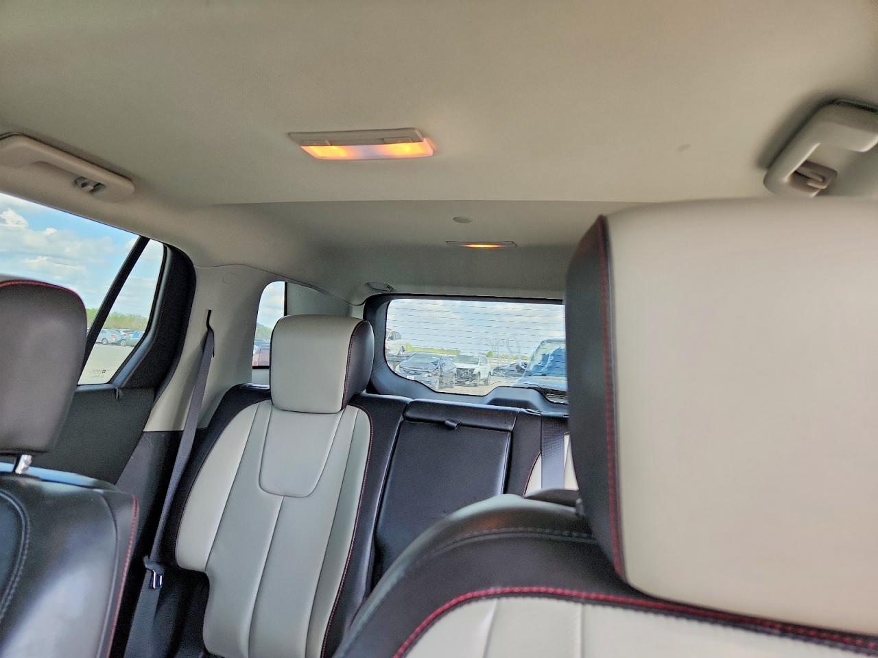 2011 GMC TERRAIN SLT photo 19