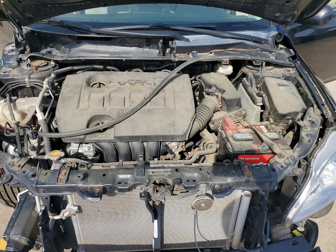2013 TOYOTA COROLLA LE photo 11