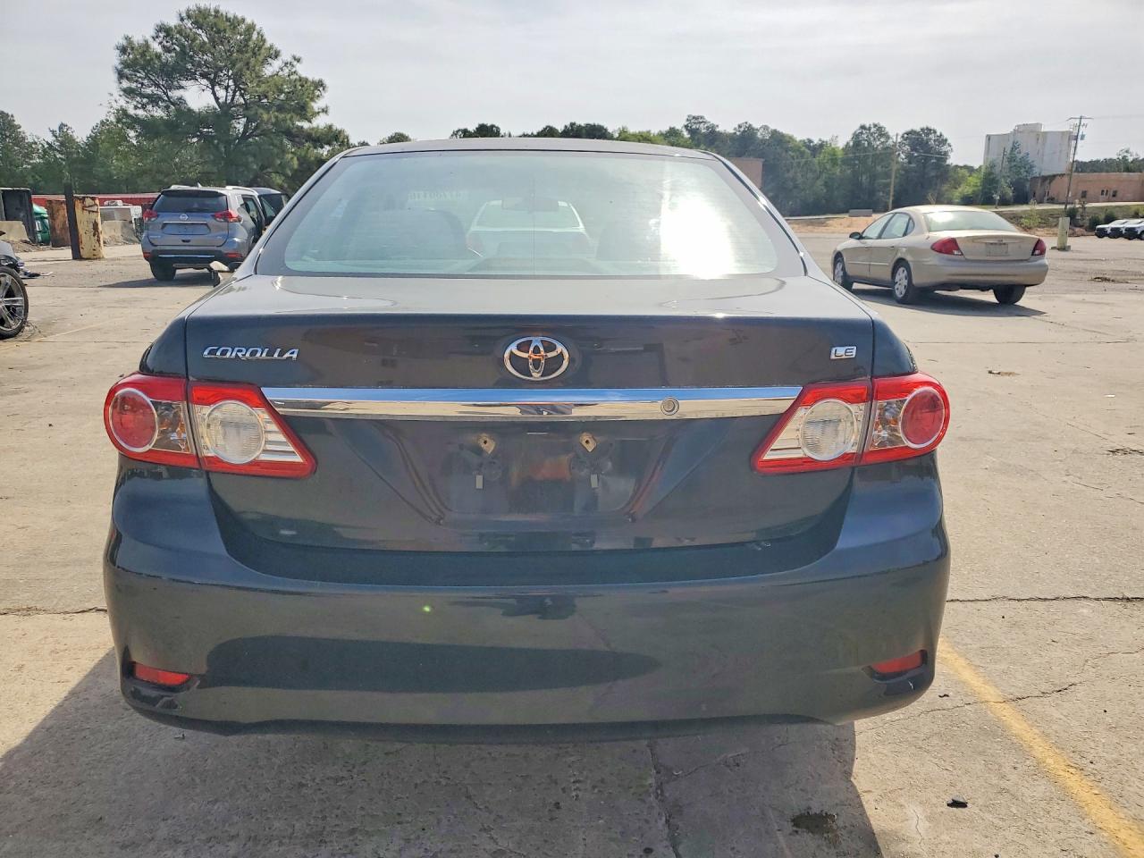 2013 TOYOTA COROLLA LE photo 6