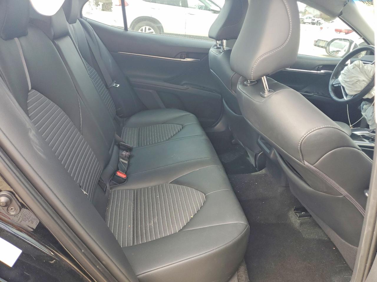 2018 TOYOTA CAMRY SE photo 19