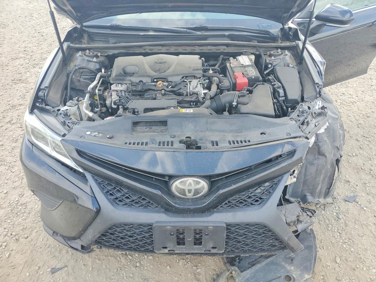 2018 TOYOTA CAMRY SE photo 21
