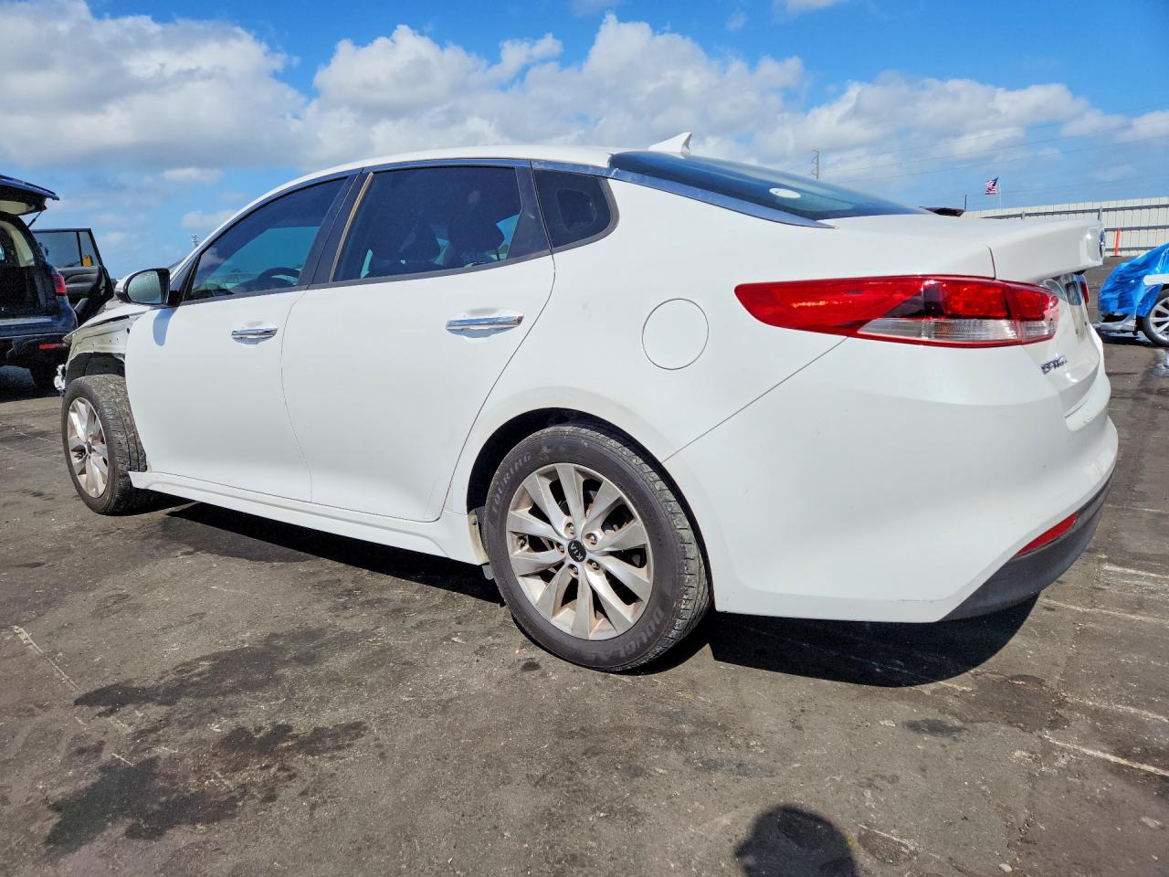2017 KIA OPTIMA LX photo 3