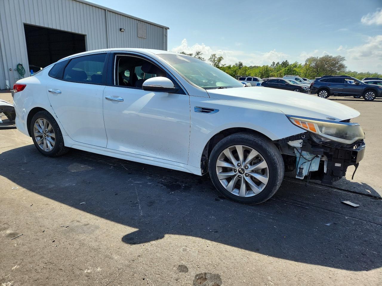 2017 KIA OPTIMA LX photo 7
