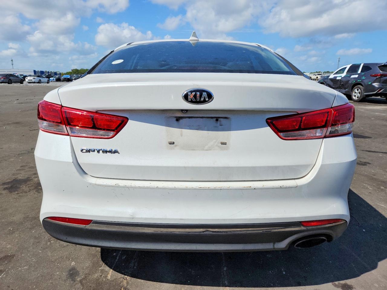 2017 KIA OPTIMA LX photo 11