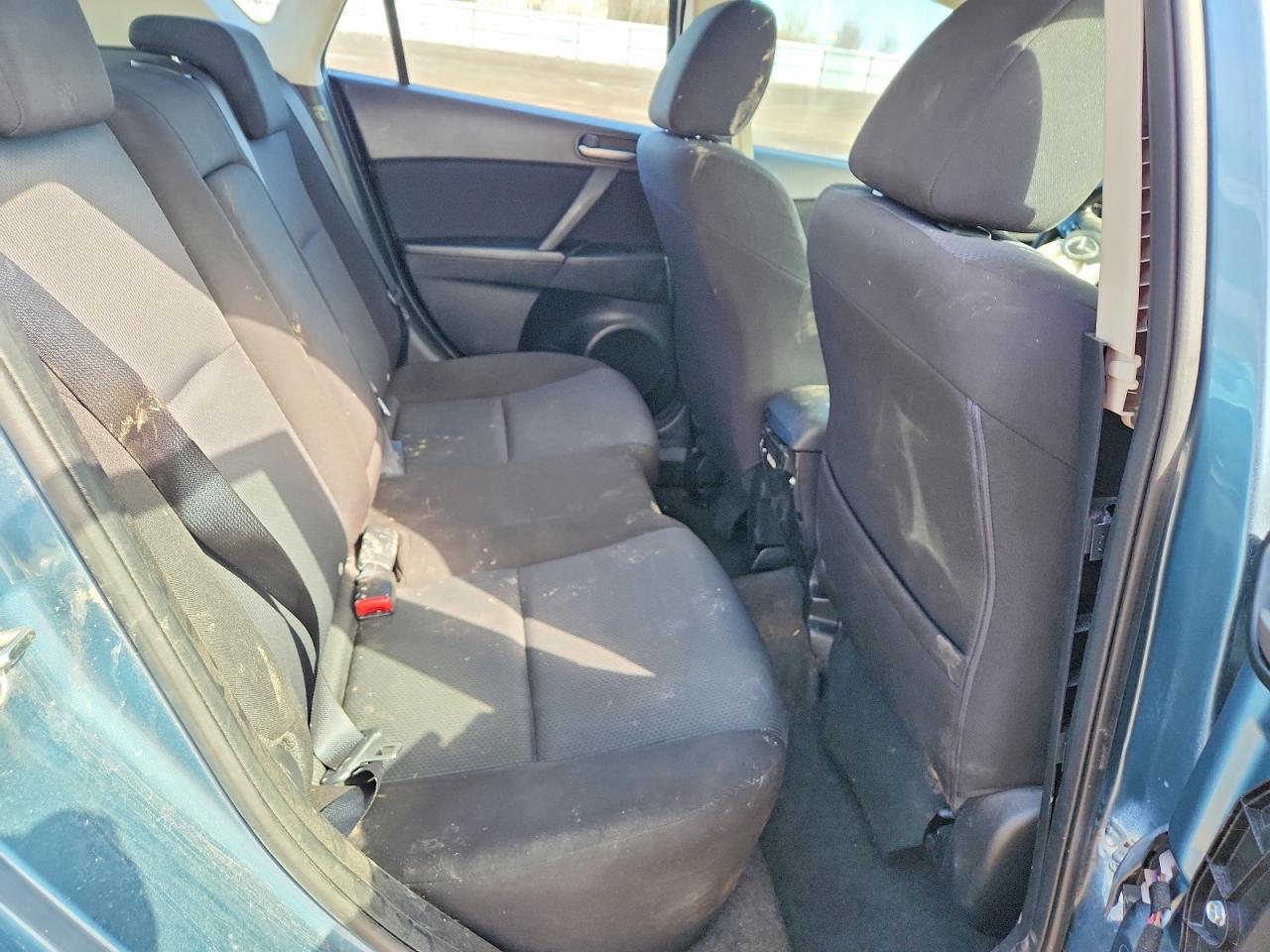 2010 MAZDA 3 S photo 28