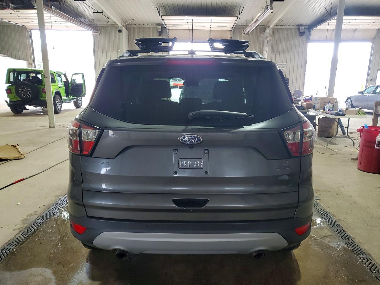 2017 FORD ESCAPE SE photo 11