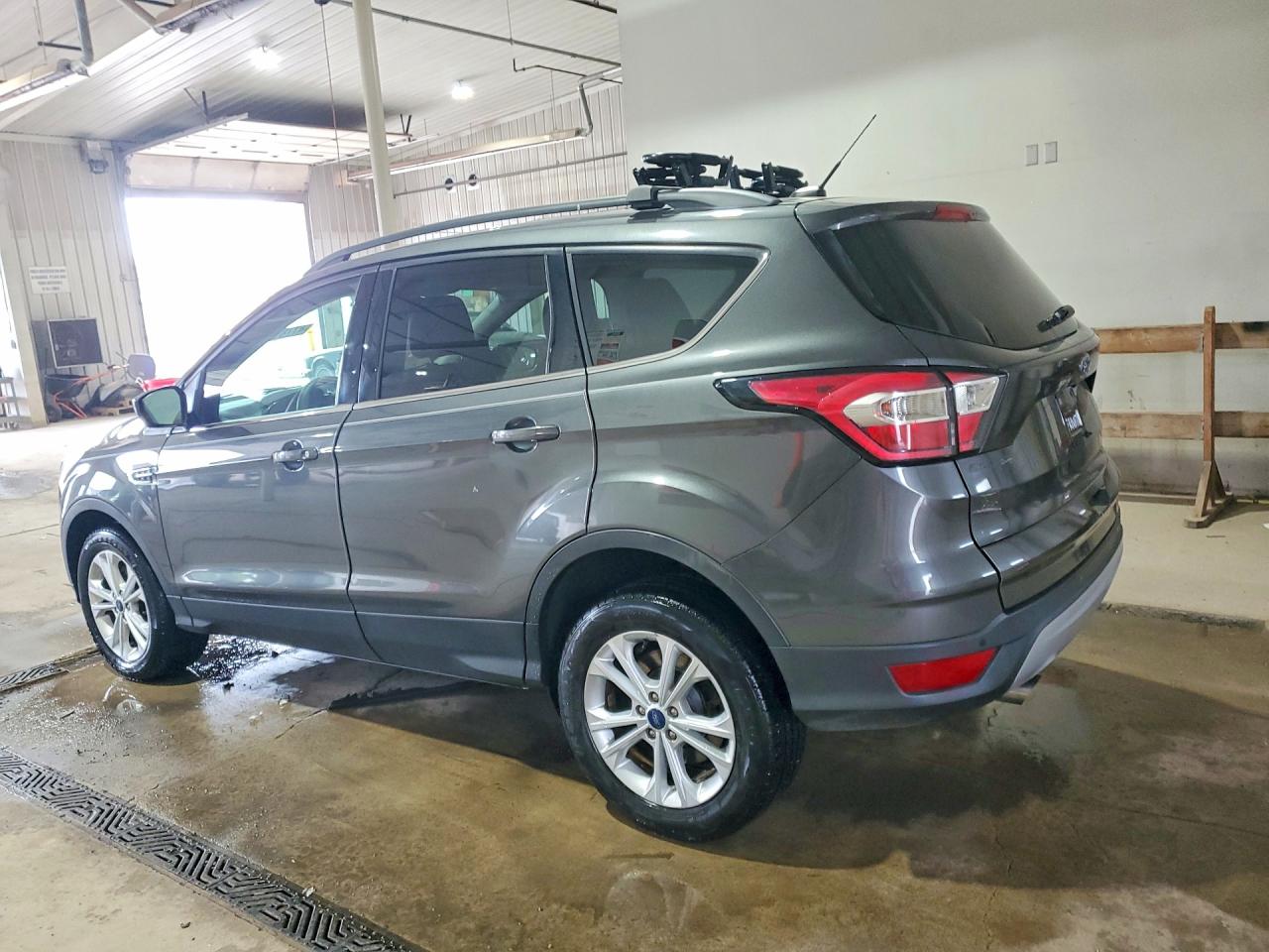2017 FORD ESCAPE SE photo 3