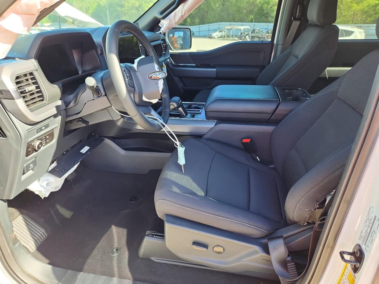 2025 FORD F150 XLT photo 13