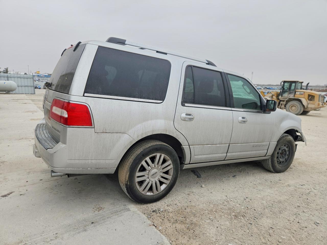 2013 LINCOLN NAVIGATOR photo 5