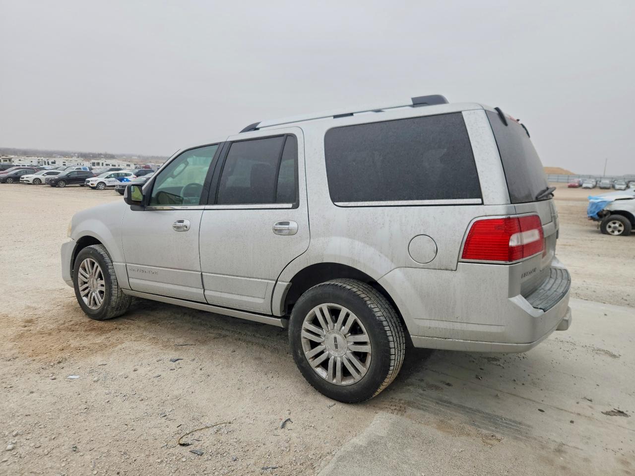 2013 LINCOLN NAVIGATOR photo 3