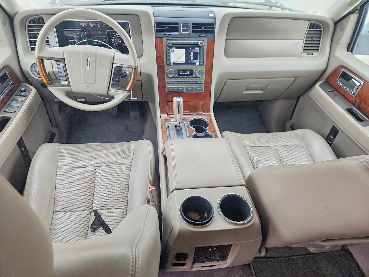2013 LINCOLN NAVIGATOR photo 15