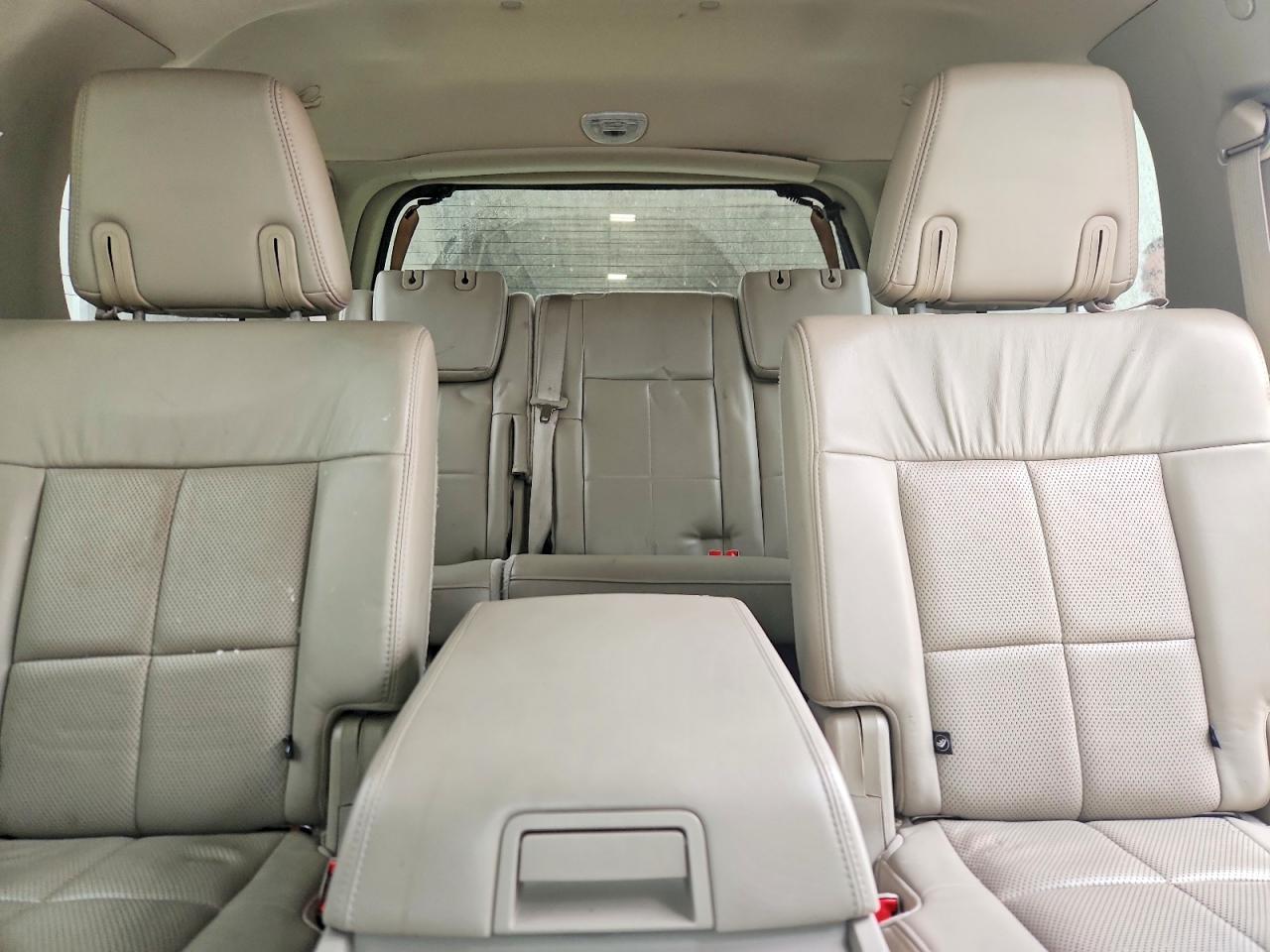 2013 LINCOLN NAVIGATOR photo 19