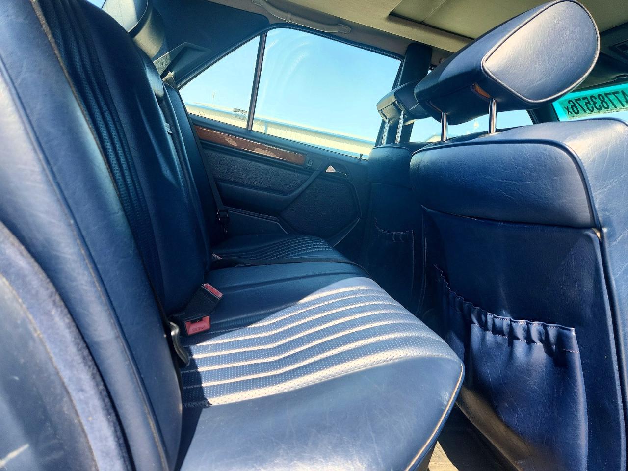 1993 MERCEDES-BENZ 300 D photo 19