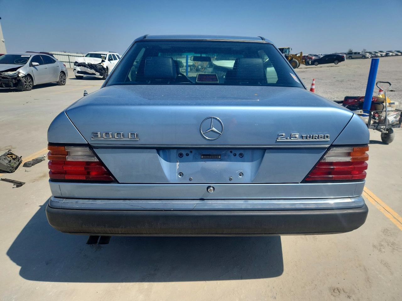 1993 MERCEDES-BENZ 300 D photo 11