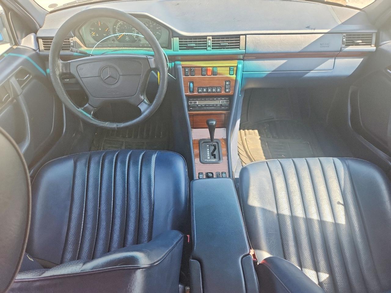 1993 MERCEDES-BENZ 300 D photo 15