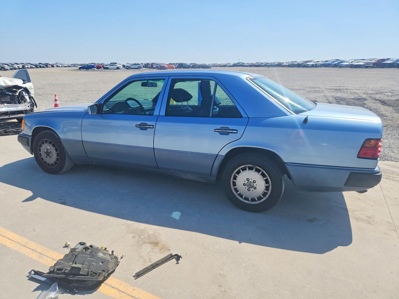 1993 MERCEDES-BENZ 300 D photo 3