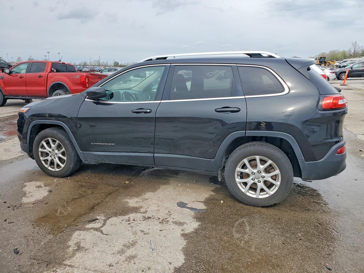 2016 JEEP CHEROKEE LATITUDE photo 4