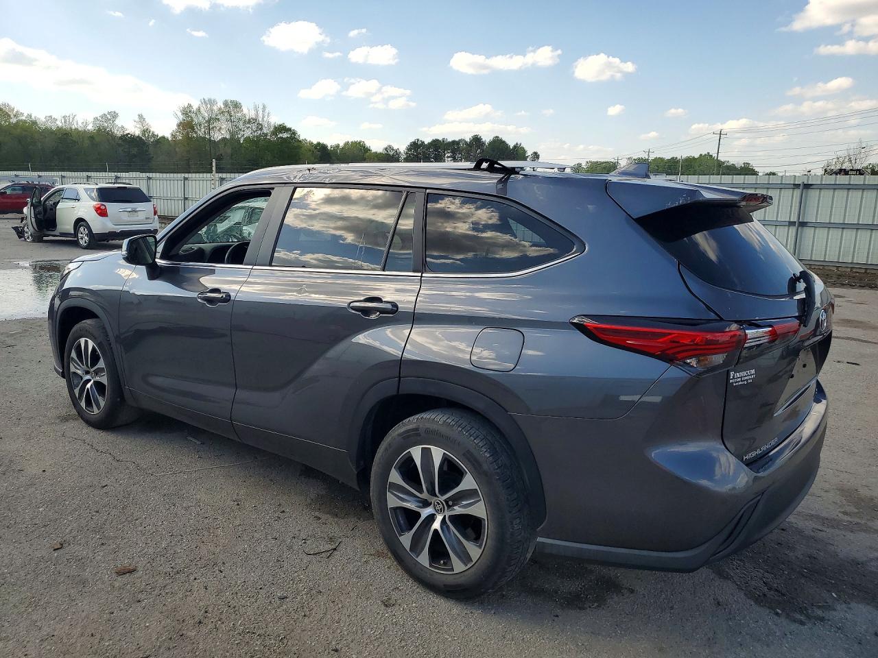 2023 TOYOTA HIGHLANDER XLE photo 4
