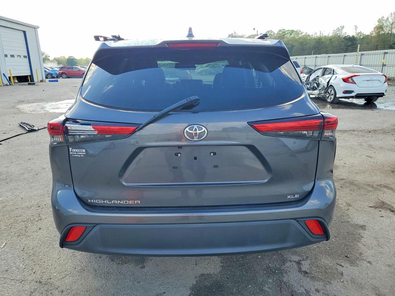 2023 TOYOTA HIGHLANDER XLE photo 16